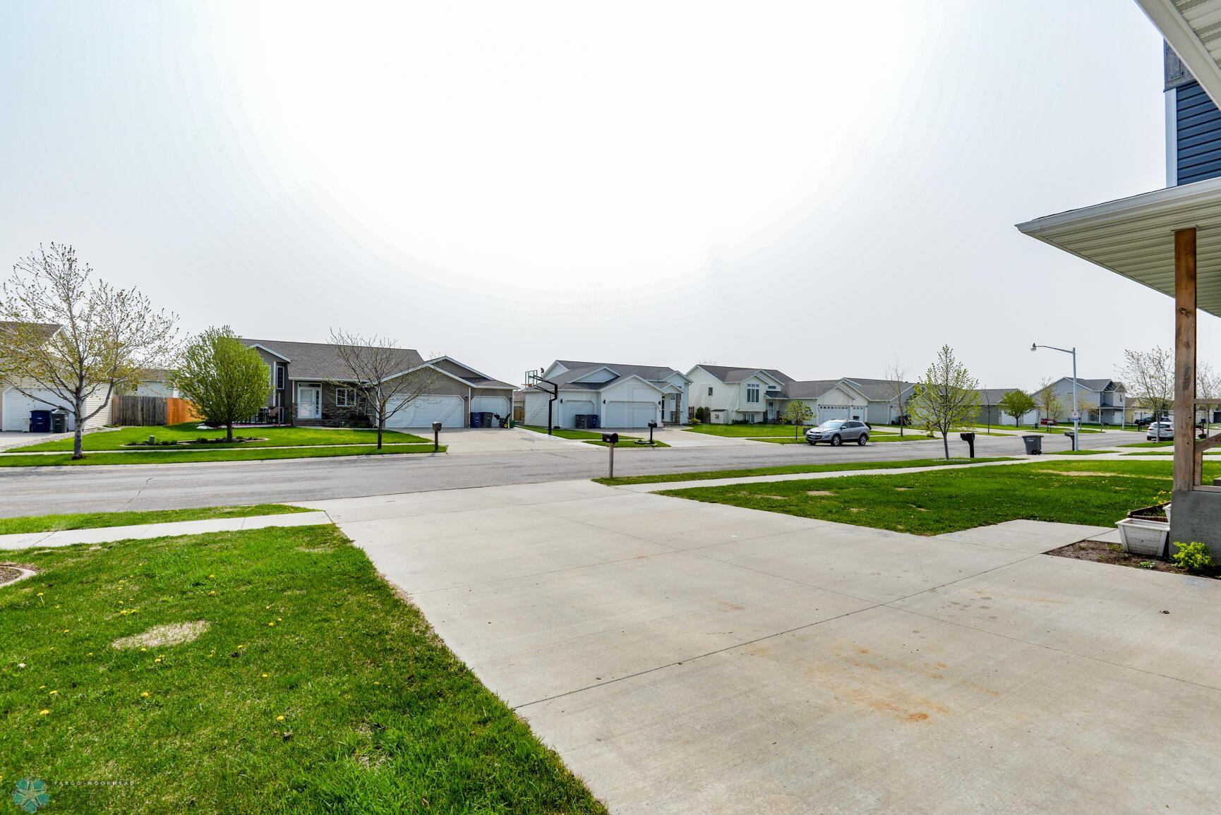 Driveway/Neighborhood