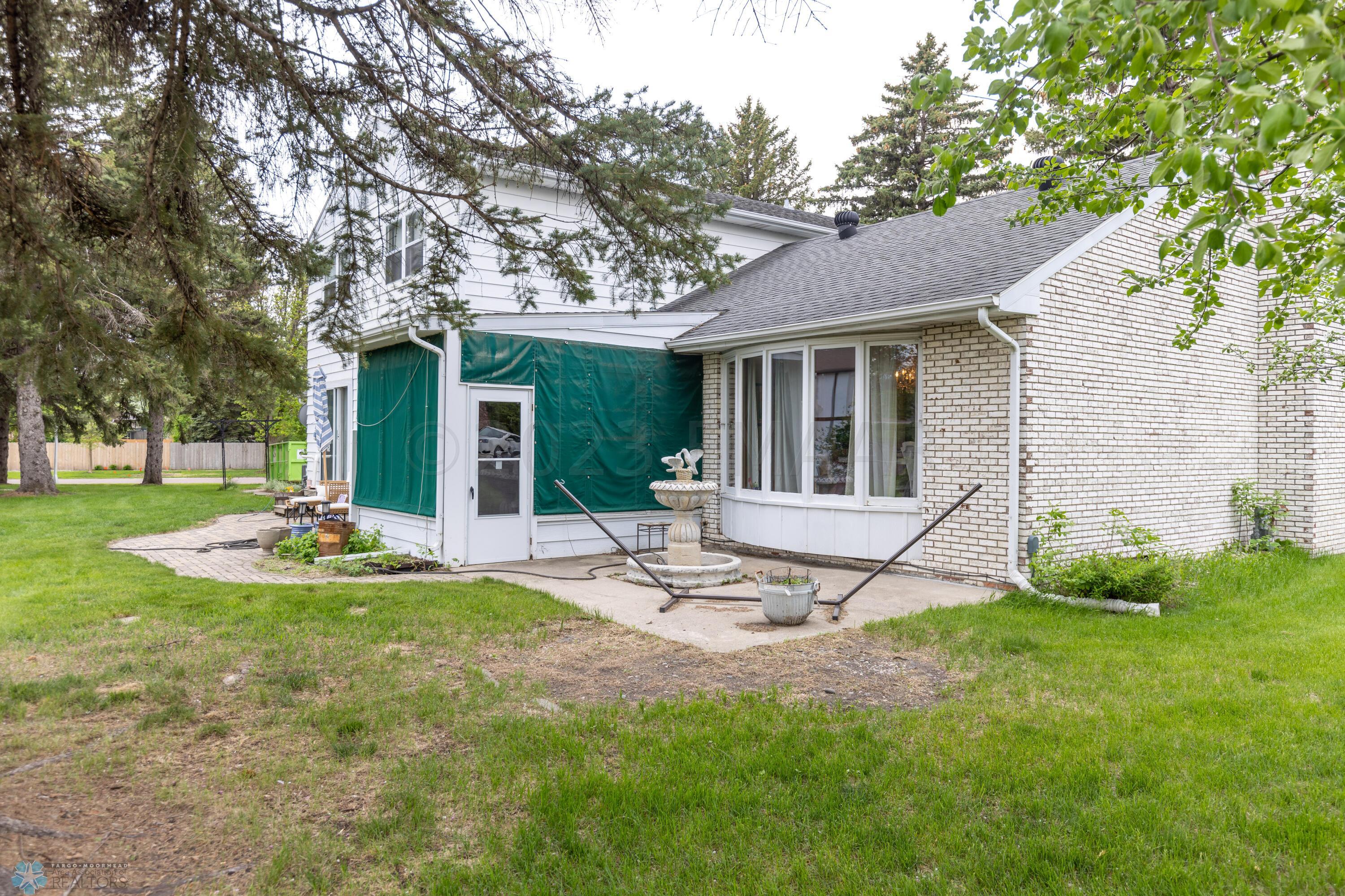 Back patio +Screened Porch