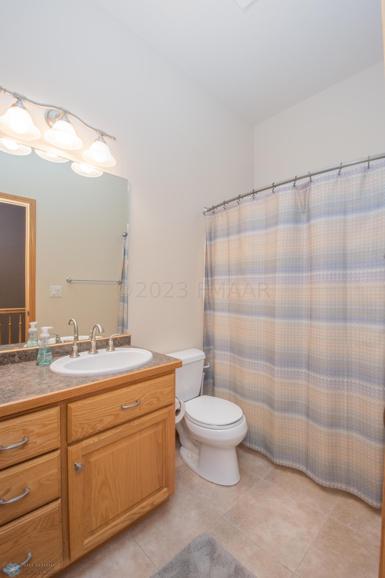 UPSTAIRS BATHROOM
