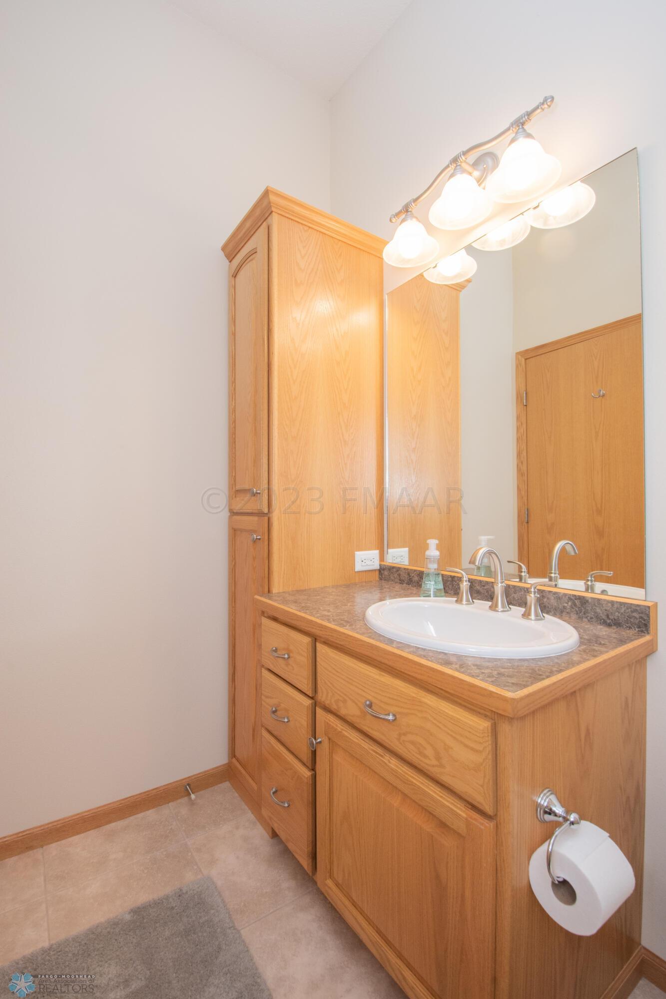 UPSTAIRS BATHROOM
