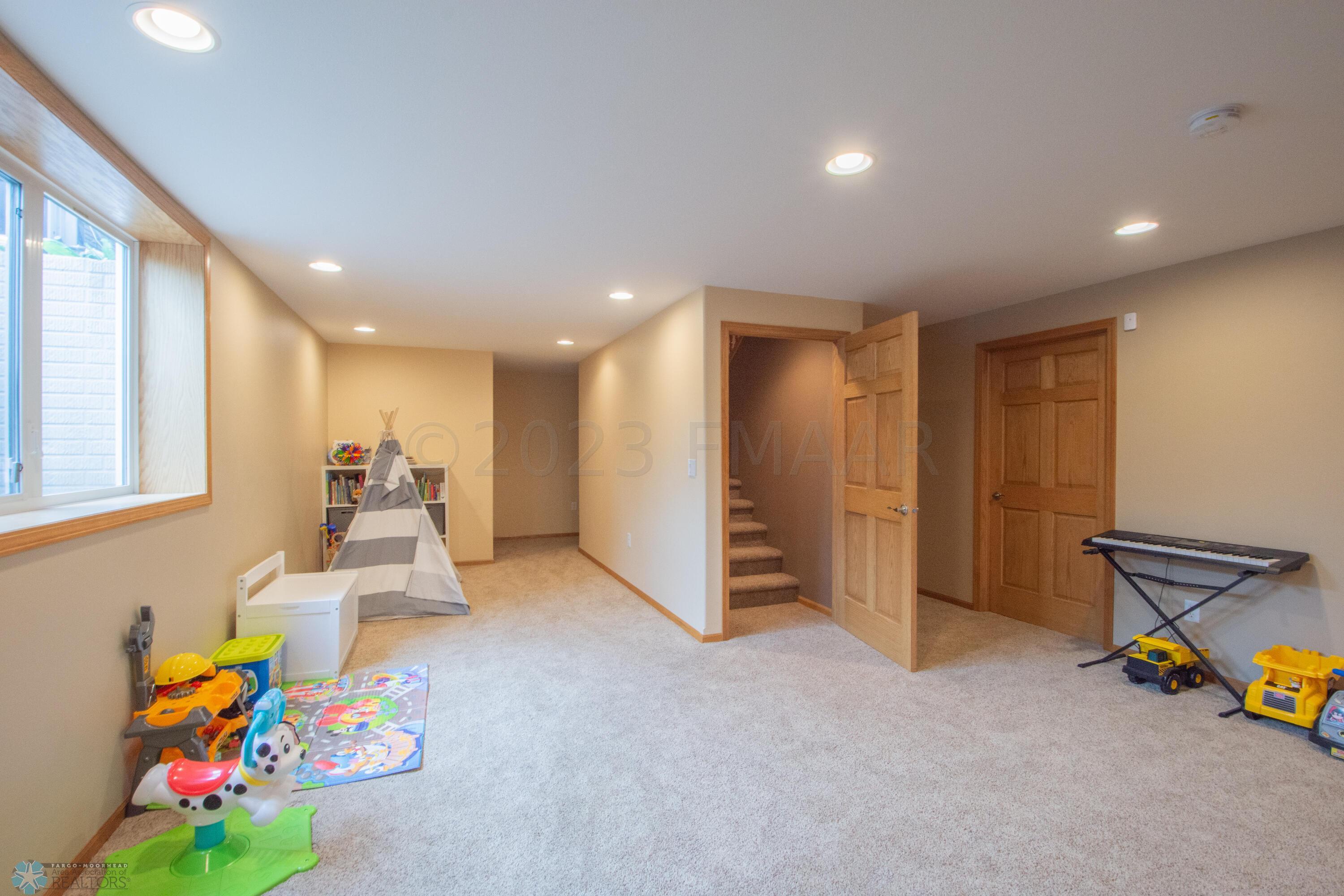 BASEMENT FAMILY ROOM