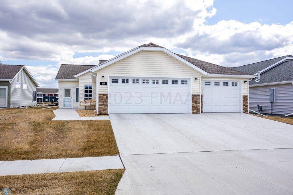 419 38th Ave E, West Fargo