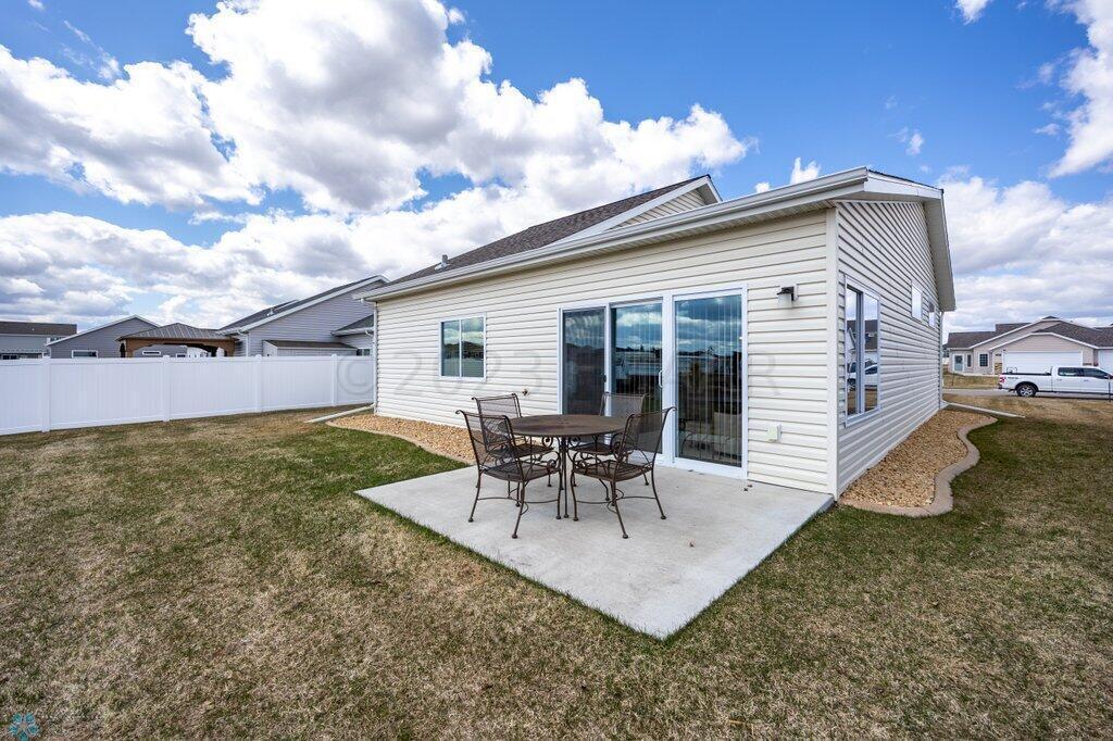419 38th Ave E, West Fargo
