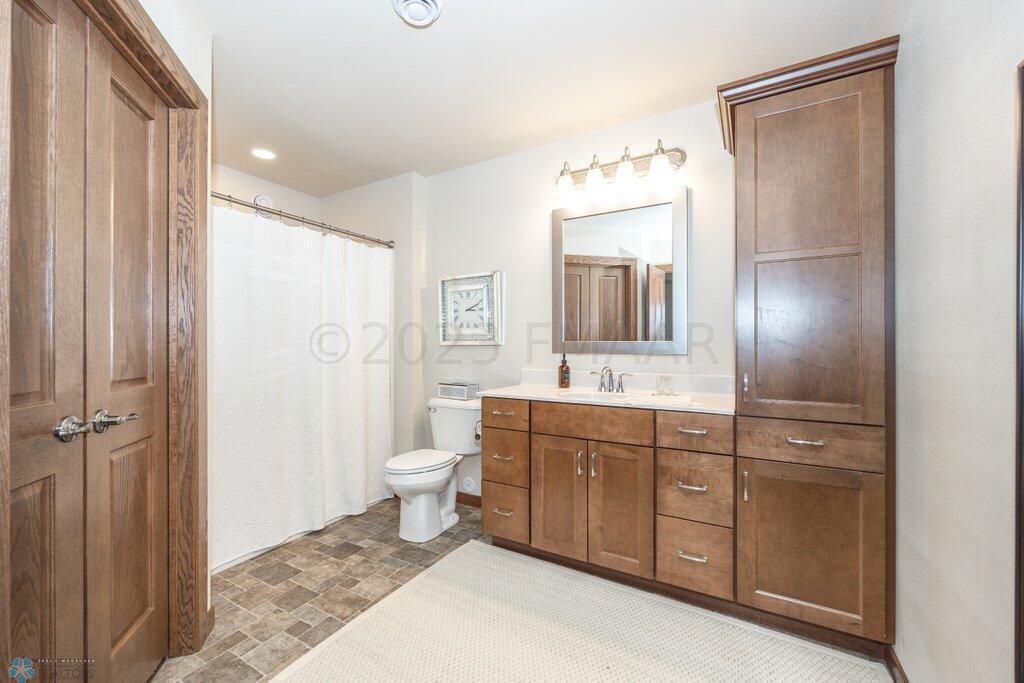419 38th Ave E, West Fargo