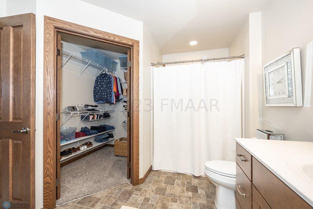419 38th Ave E, West Fargo