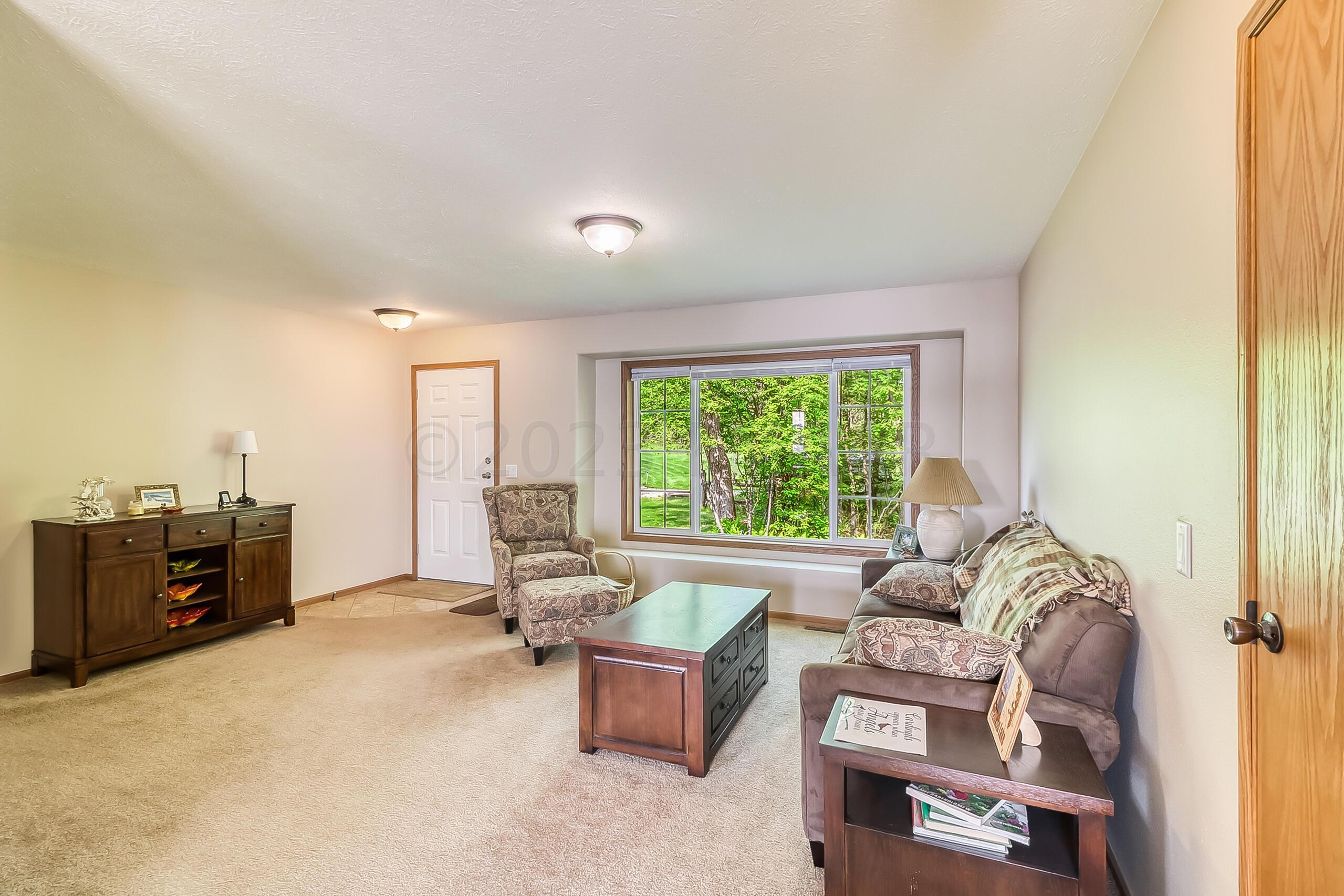 Familyroom1_2