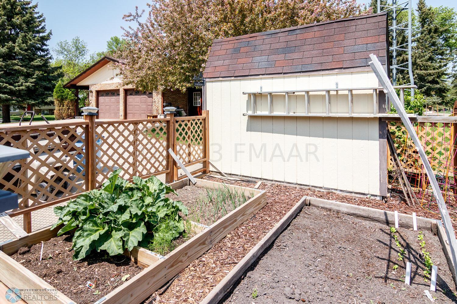 Garden with fence