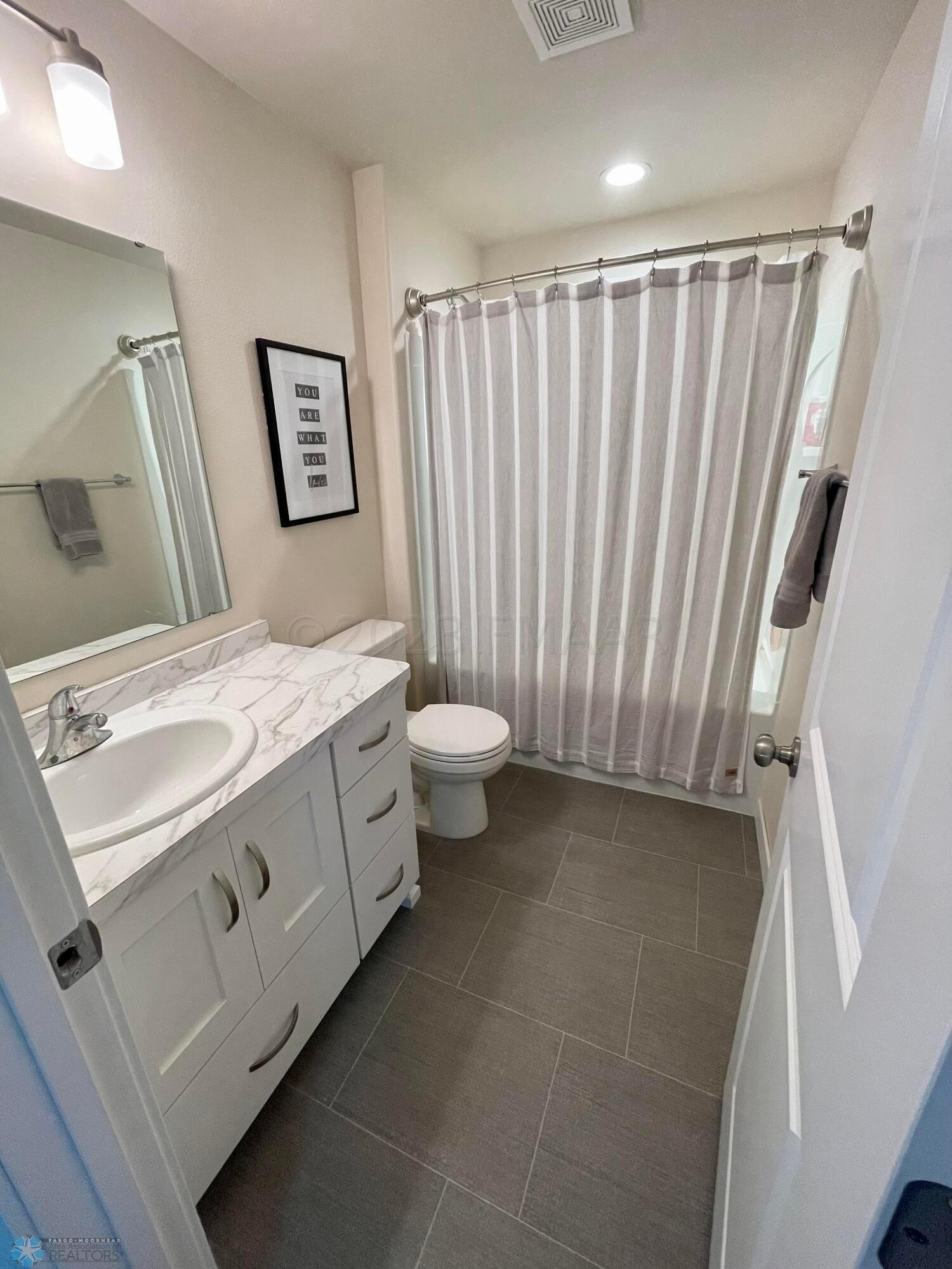 Lower level full bath