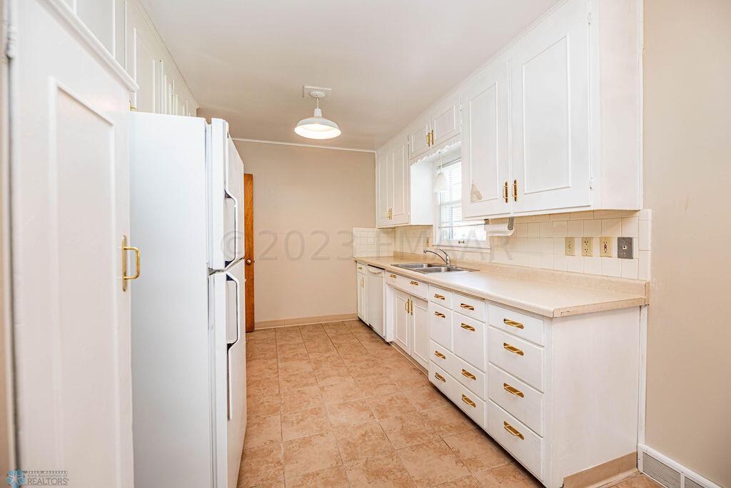 Bright Kitchen