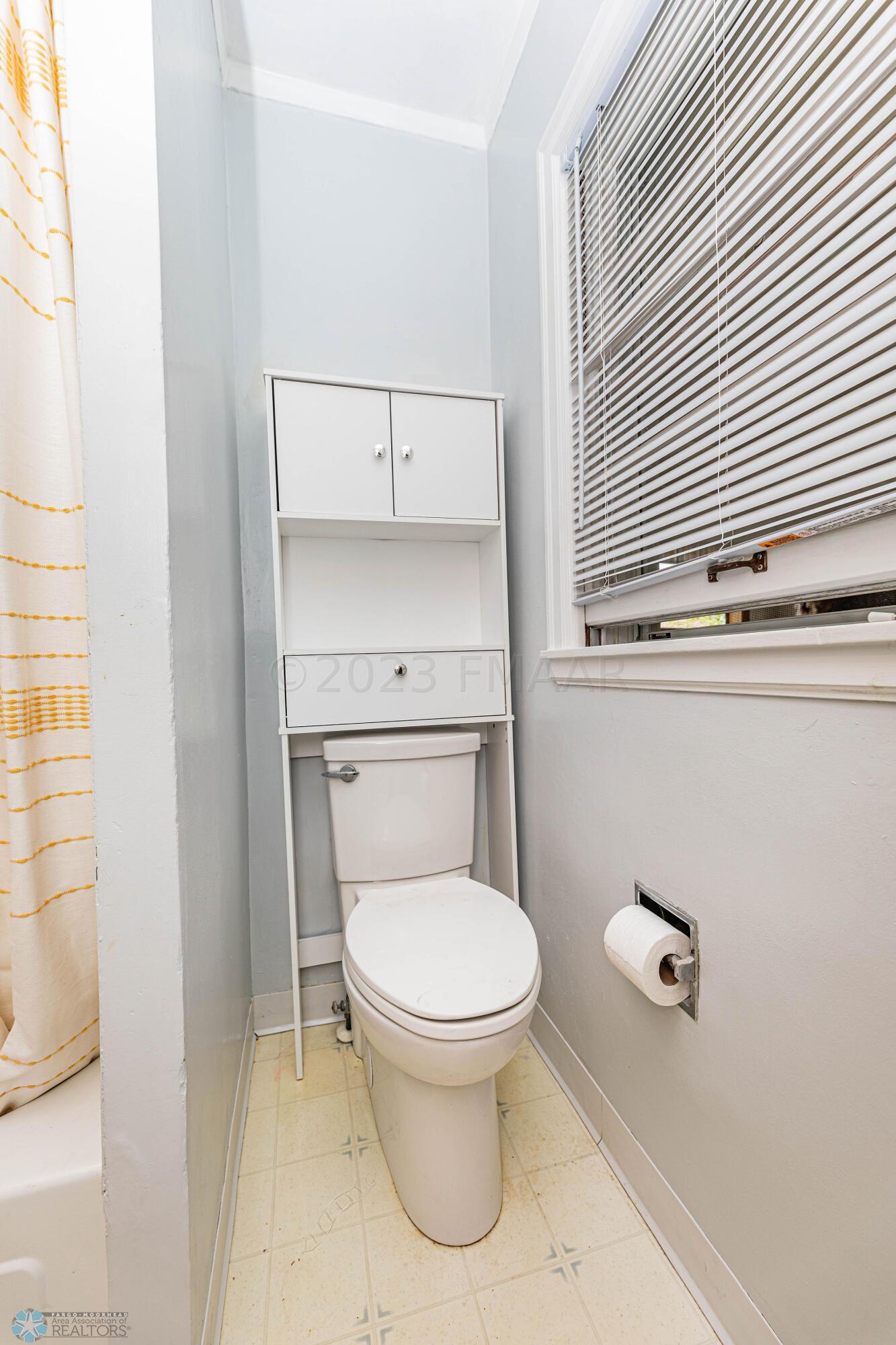 Main level Full Bathroom