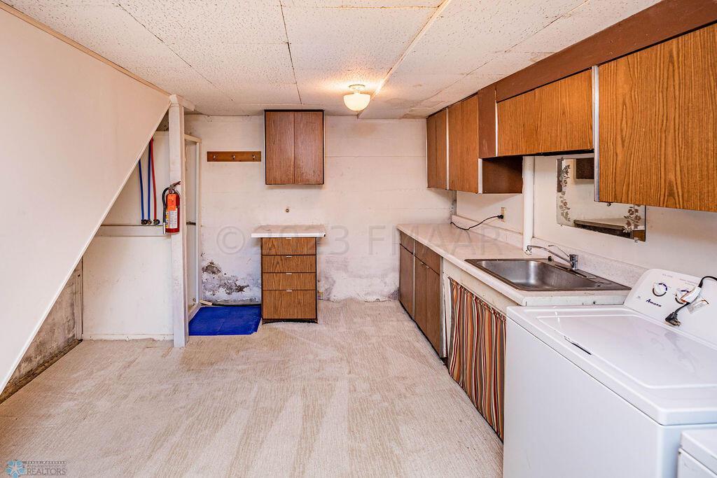 Laundry Rm/Shower