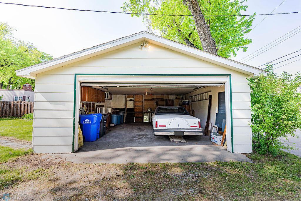Insulated 2 Stall Garage or SHOP