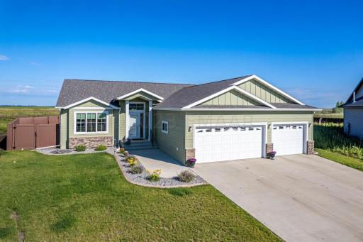8807 NORTHERN LIGHTS Avenue, Horace, ND 58047
