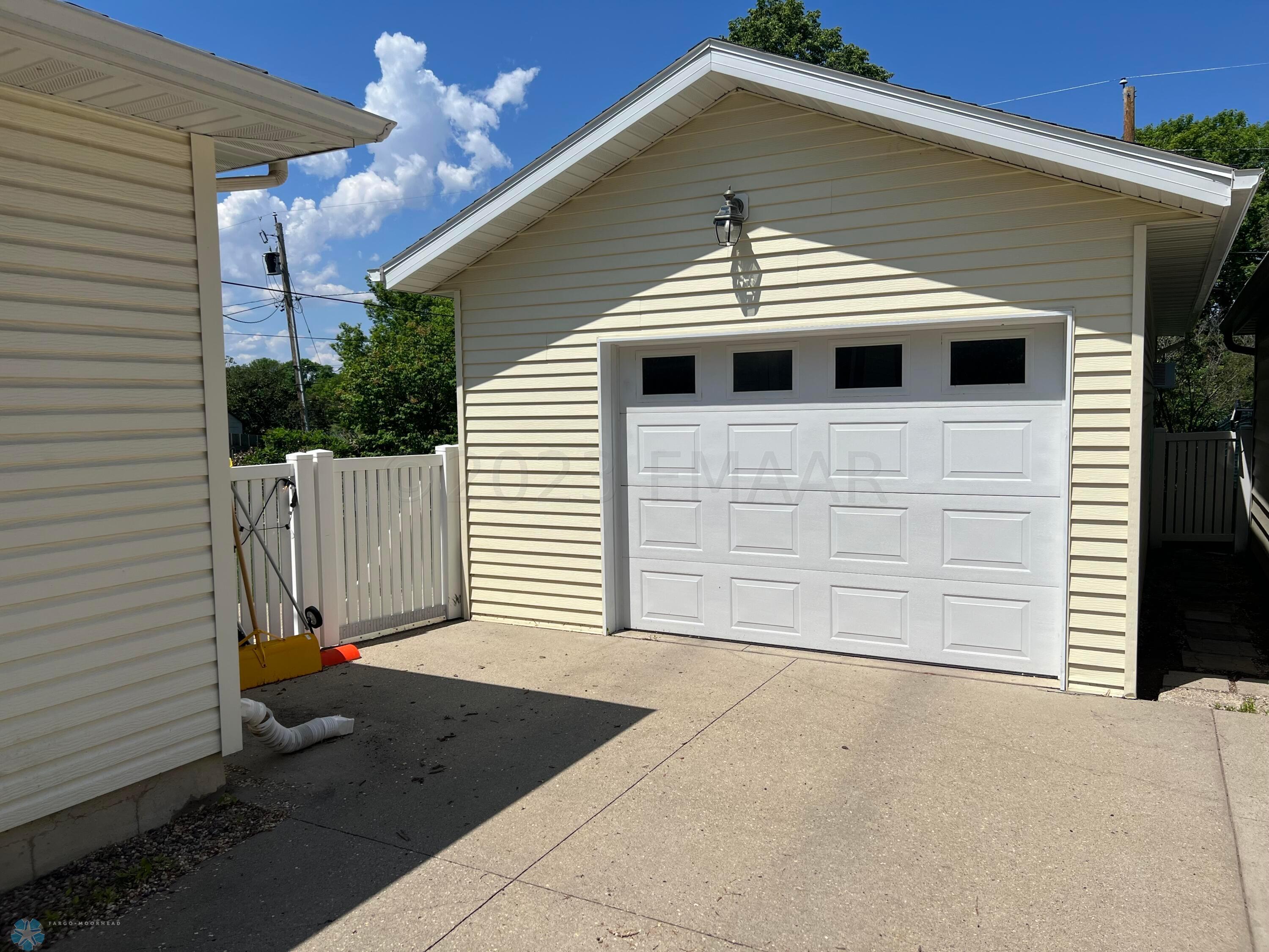 Tandem Single Stall Garage