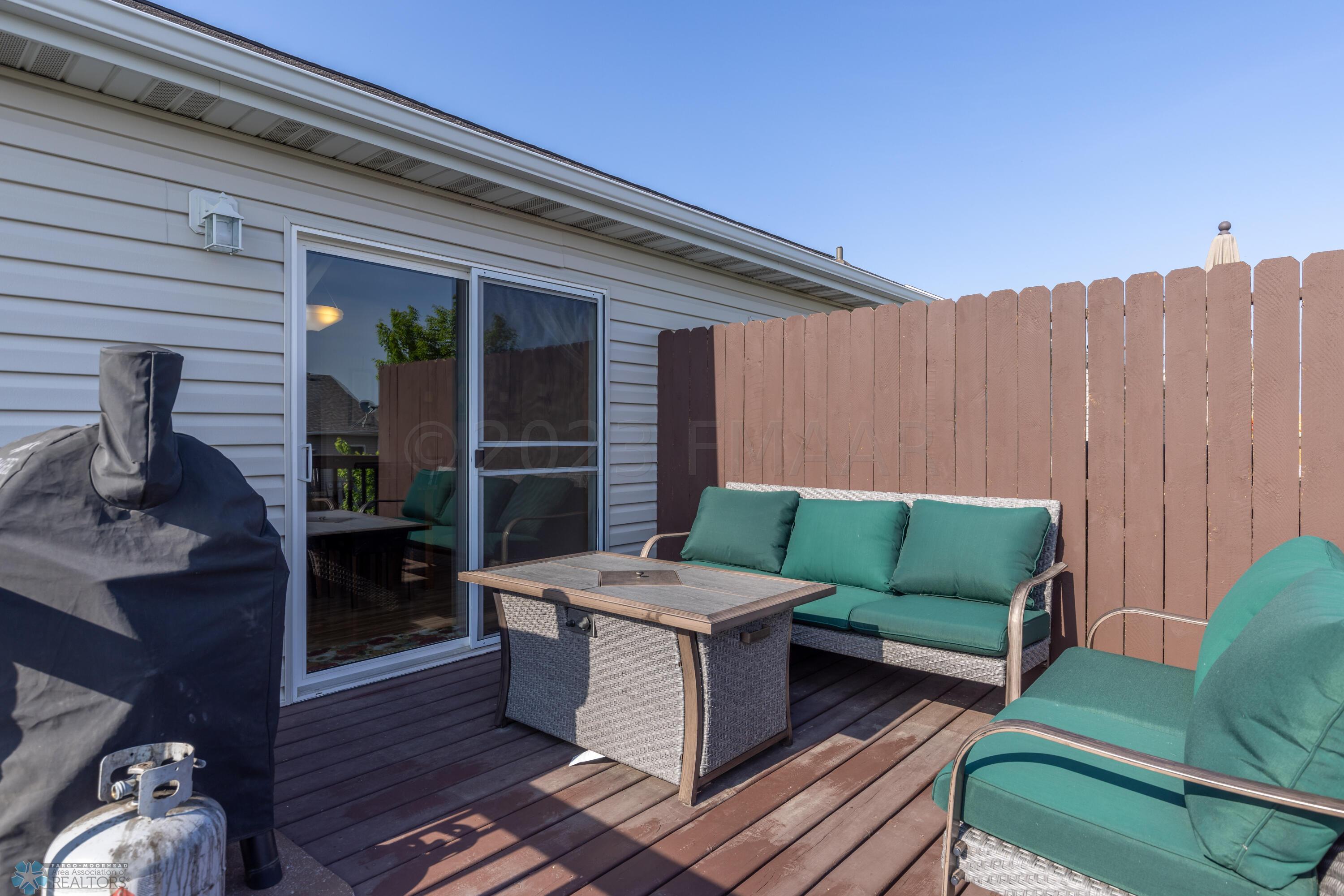 Privacy wall on deck