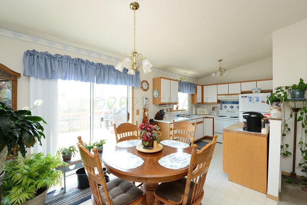 Kitchen/Dining Area