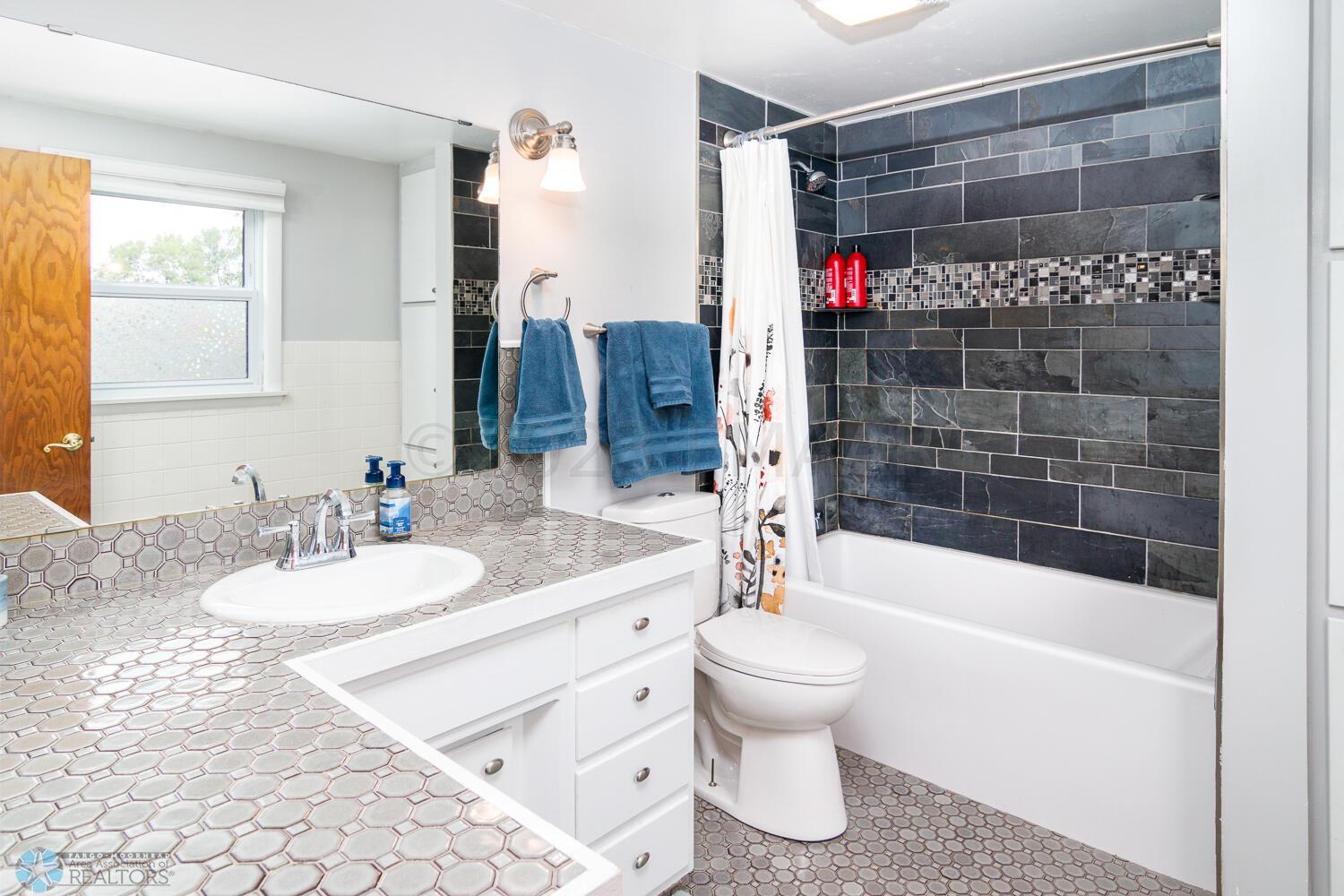 Bathroom - Upper