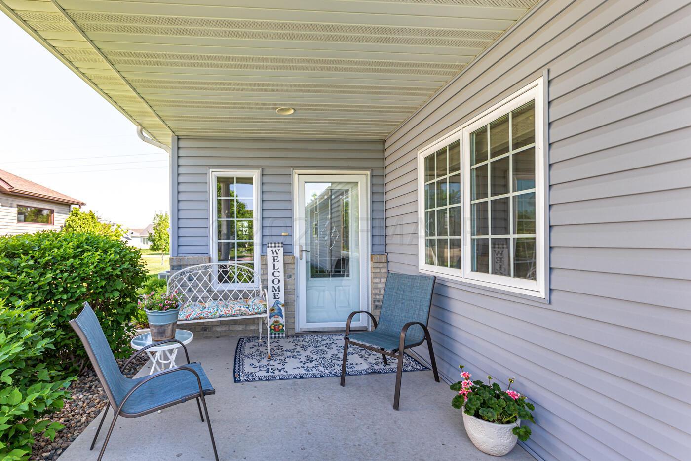 Front Entry No Stairs