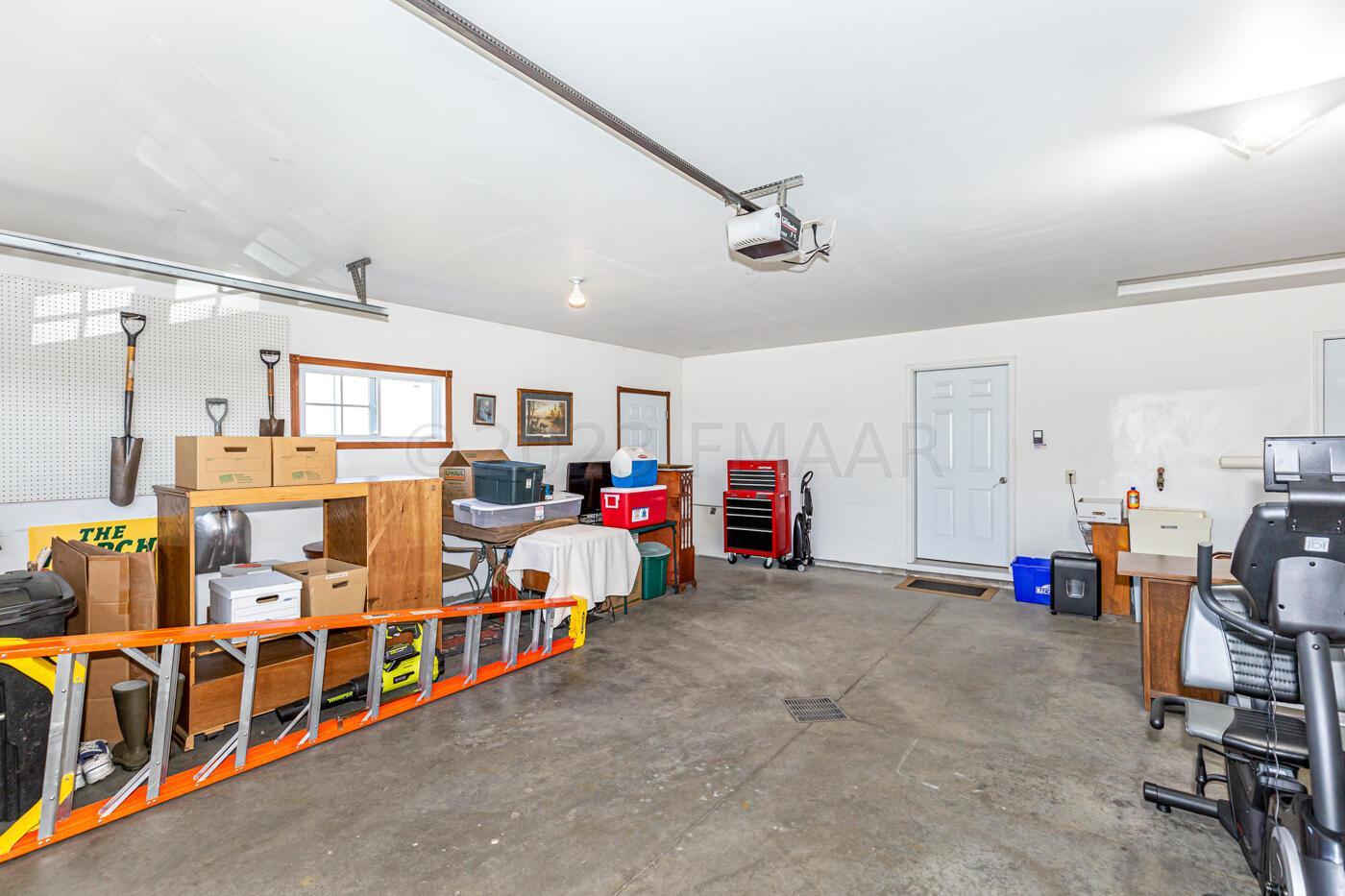 Garage w/ Floor Drain