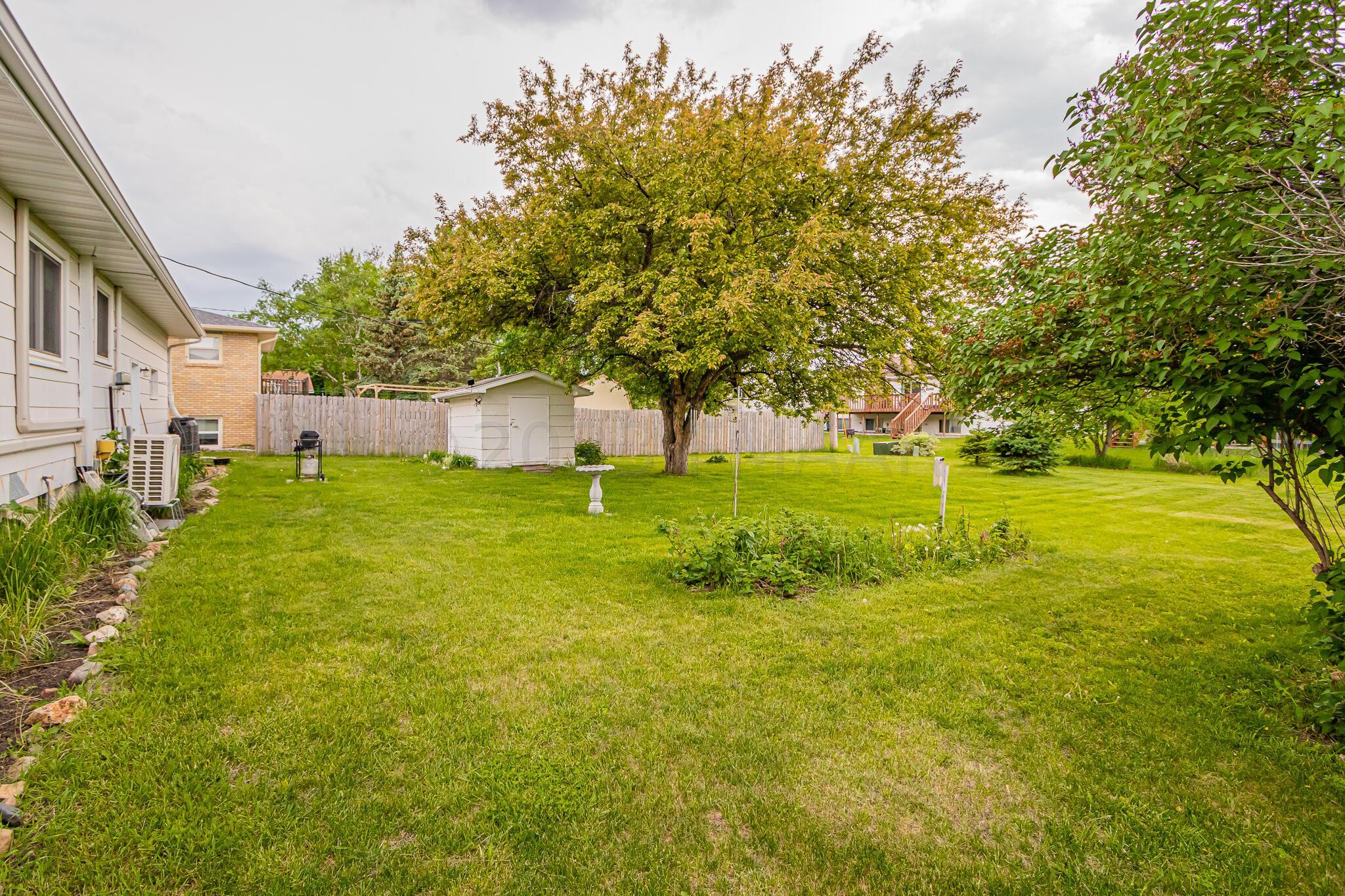 1117 8th St N, Moorhead, MN 56560-39