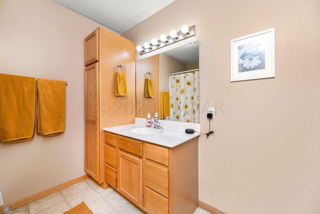 Upper level bathroom