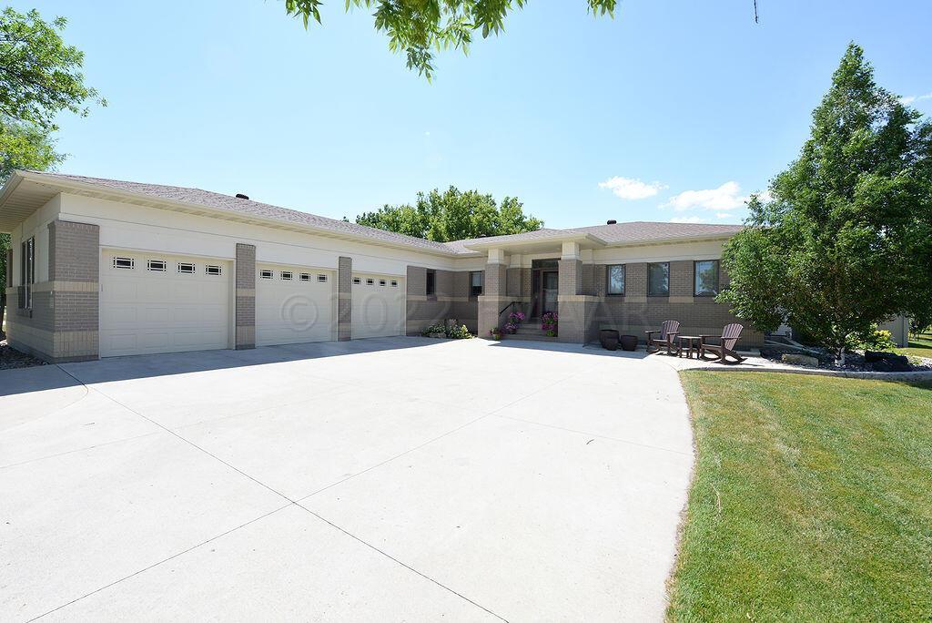 3930 2nd St E West Fargo