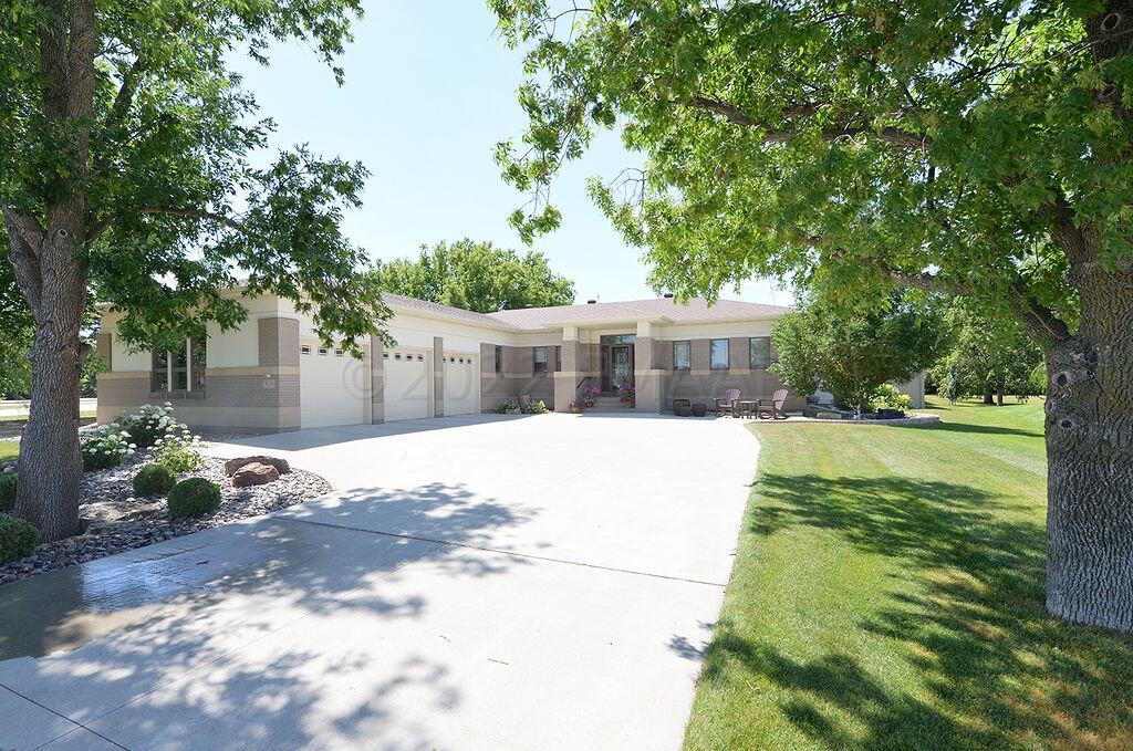 3930 2nd St E West Fargo