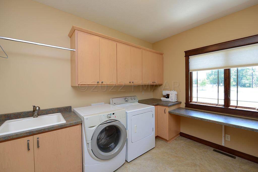 3930 2nd St E West Fargo
