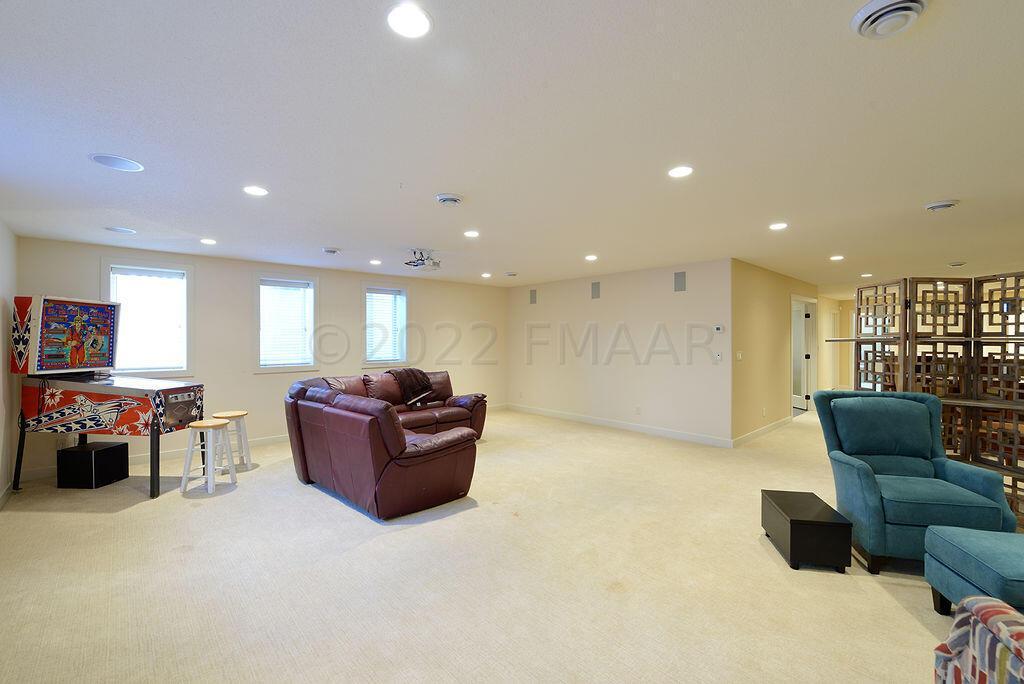 3930 2nd St E West Fargo