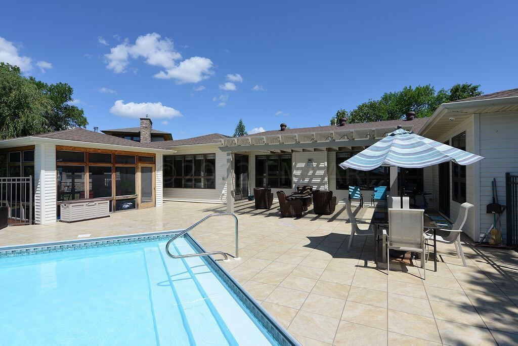 3930 2nd St E West Fargo