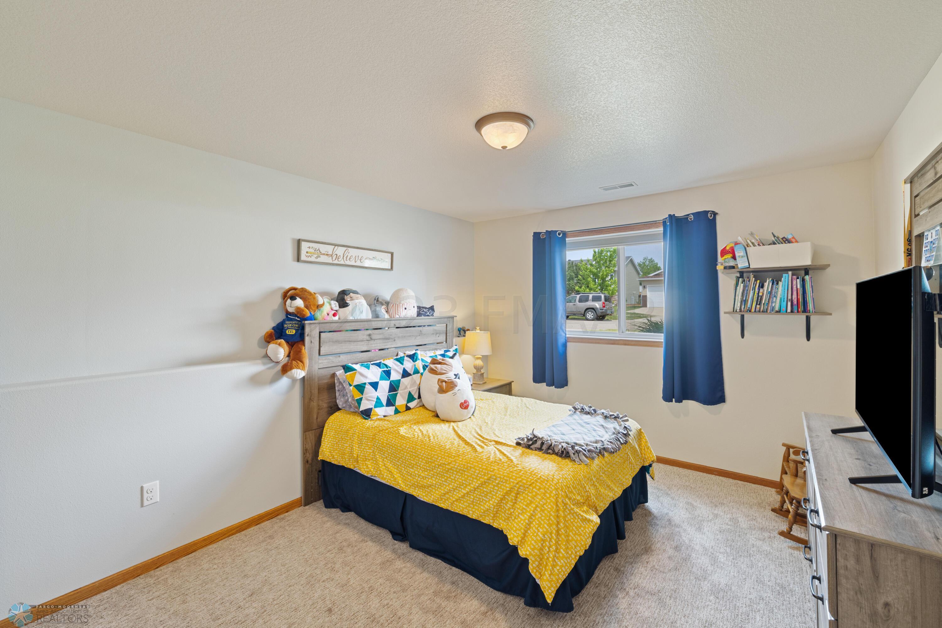 1st lower bedroom