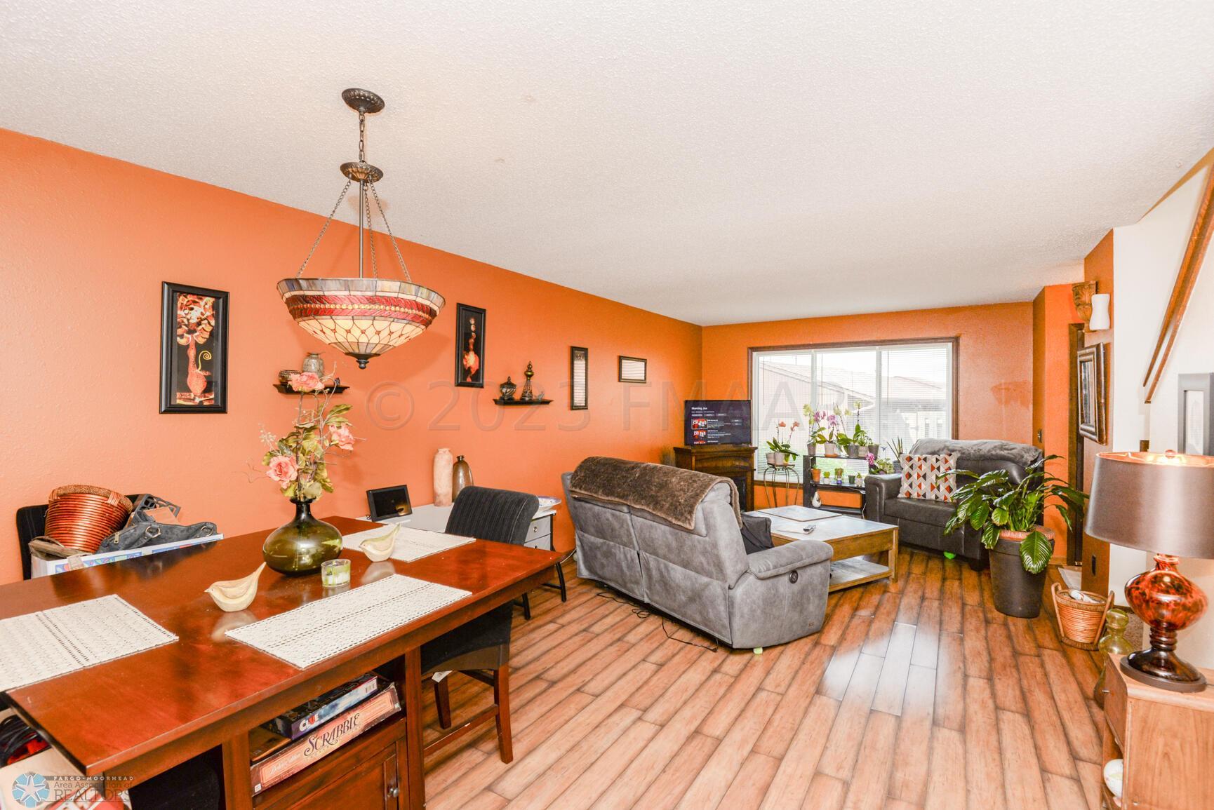 Living Room/Dining
