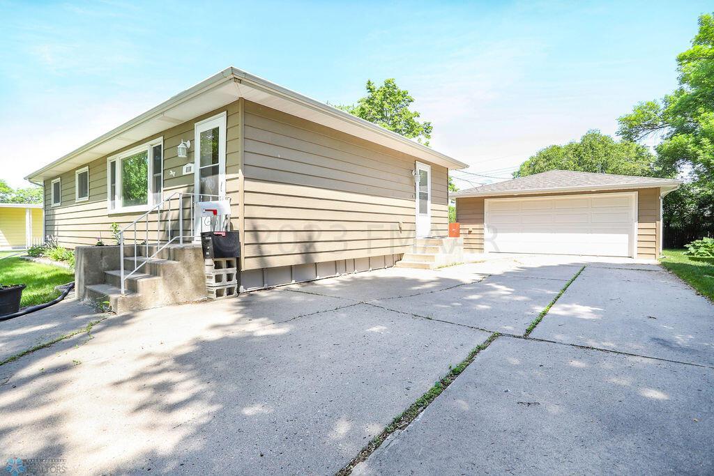 1118 25th Ave S, Moorhead