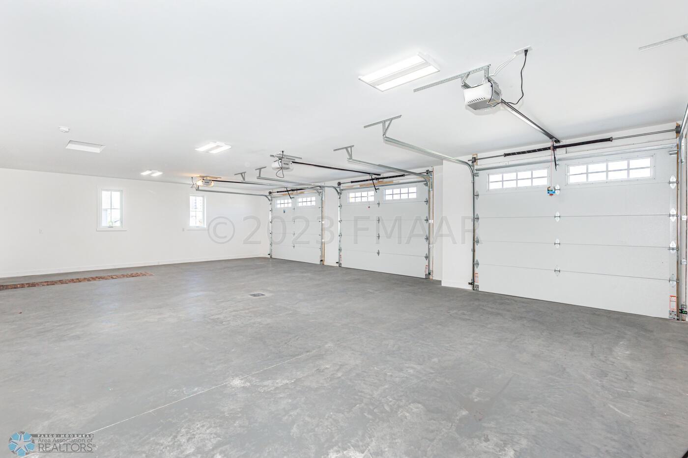 Oversized Heated Garage