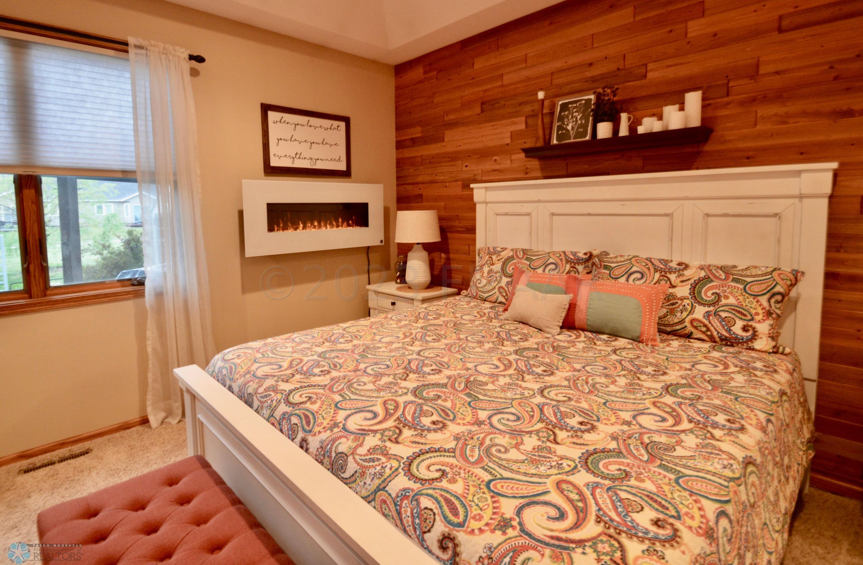 Electric FP in Primary Bdrm