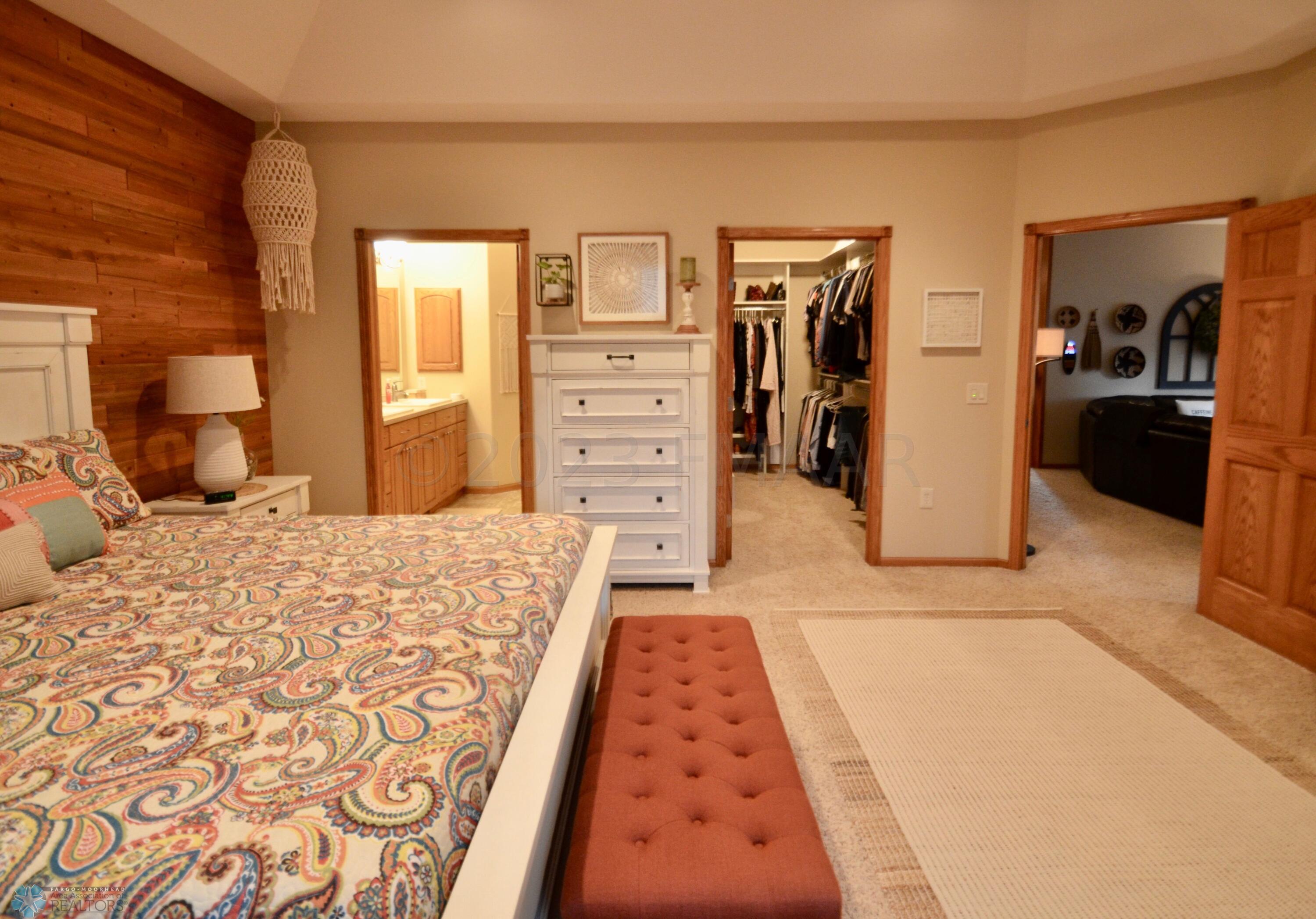 Primary Bdrm Bathroom and Walkin Closet