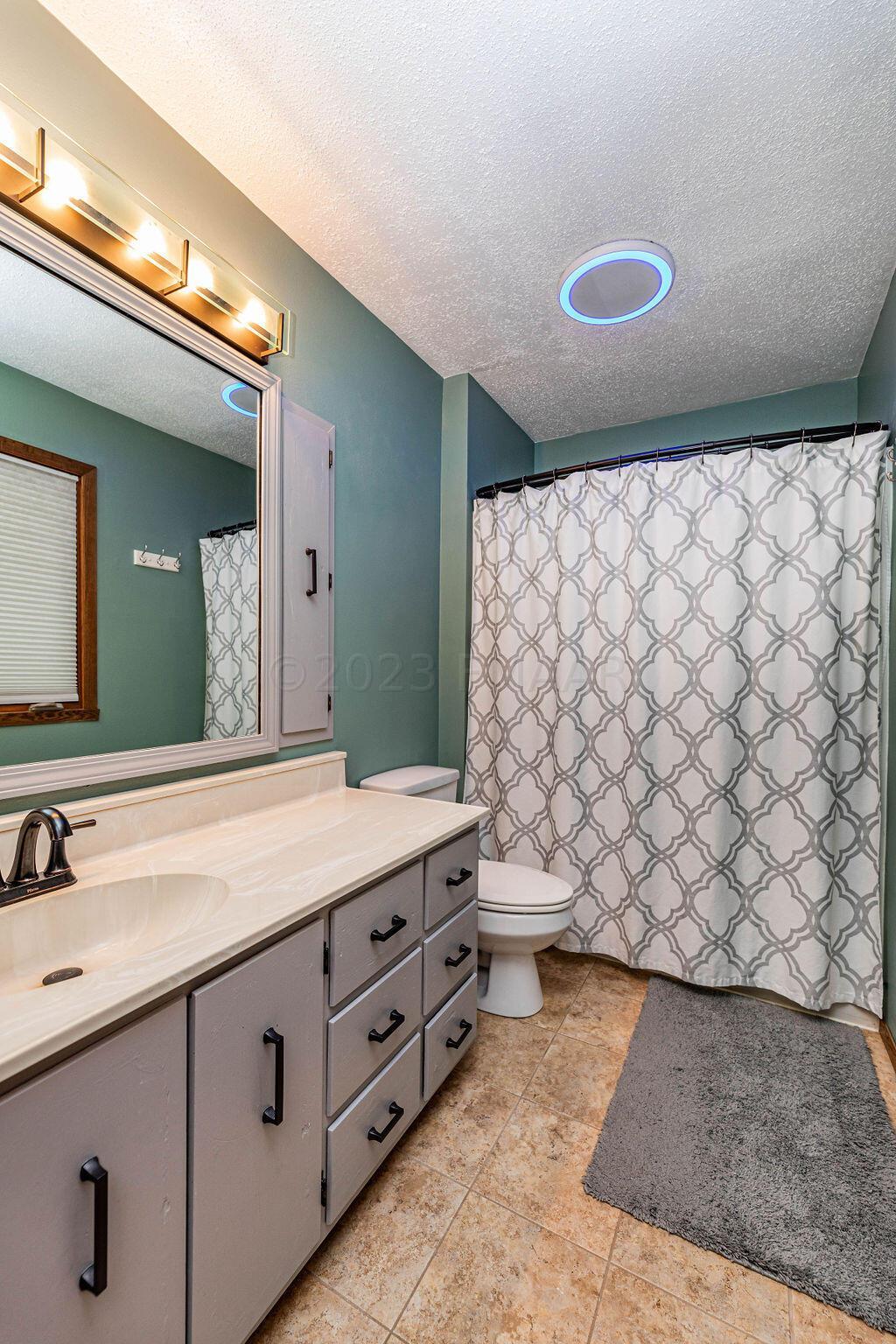 Full Master Bathroom