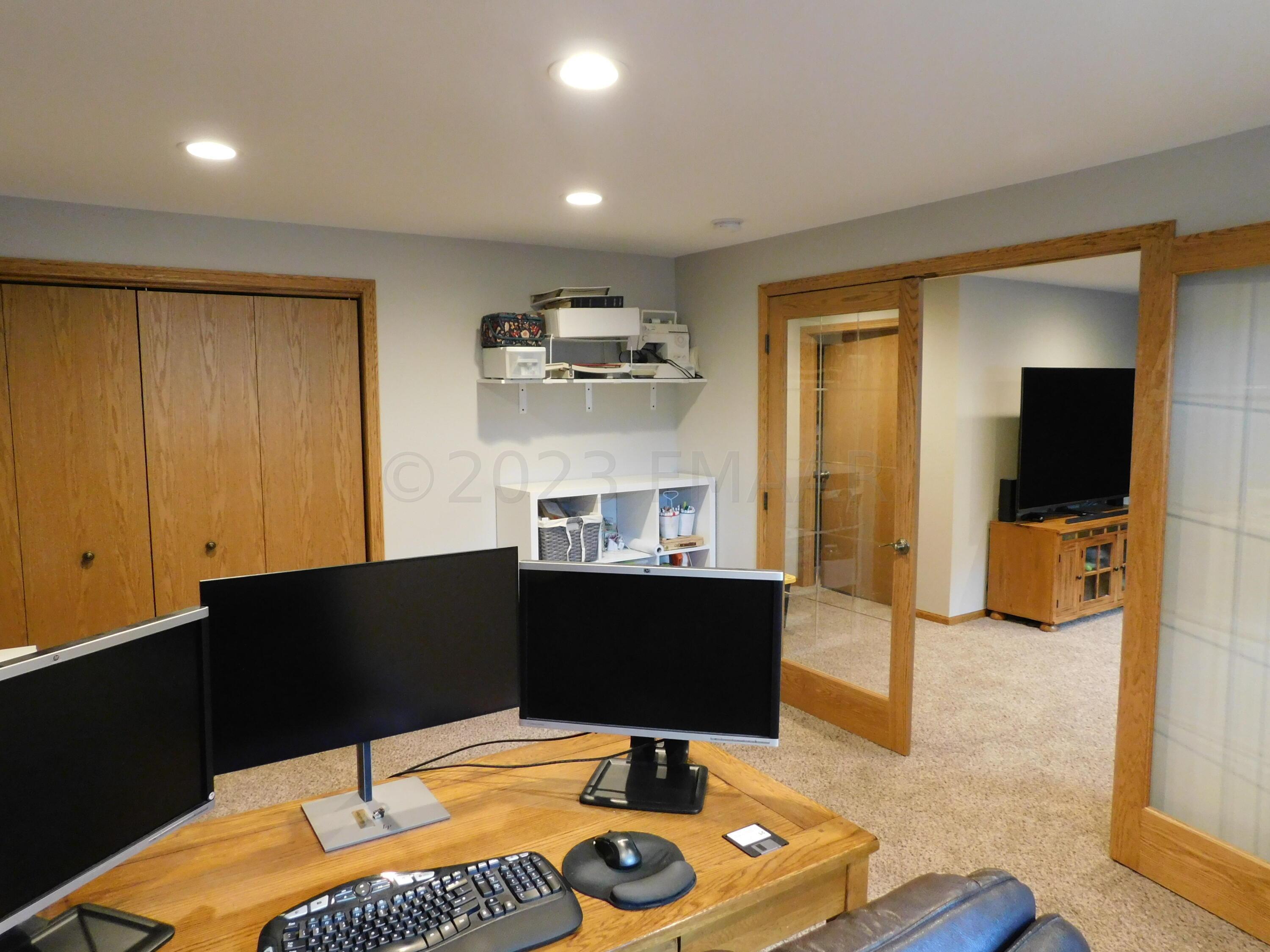 bedroom-5/office