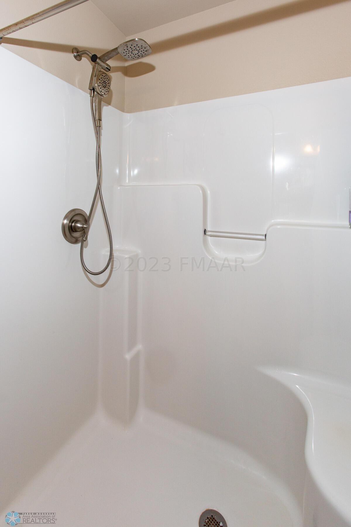 Primary 3/4 Bath