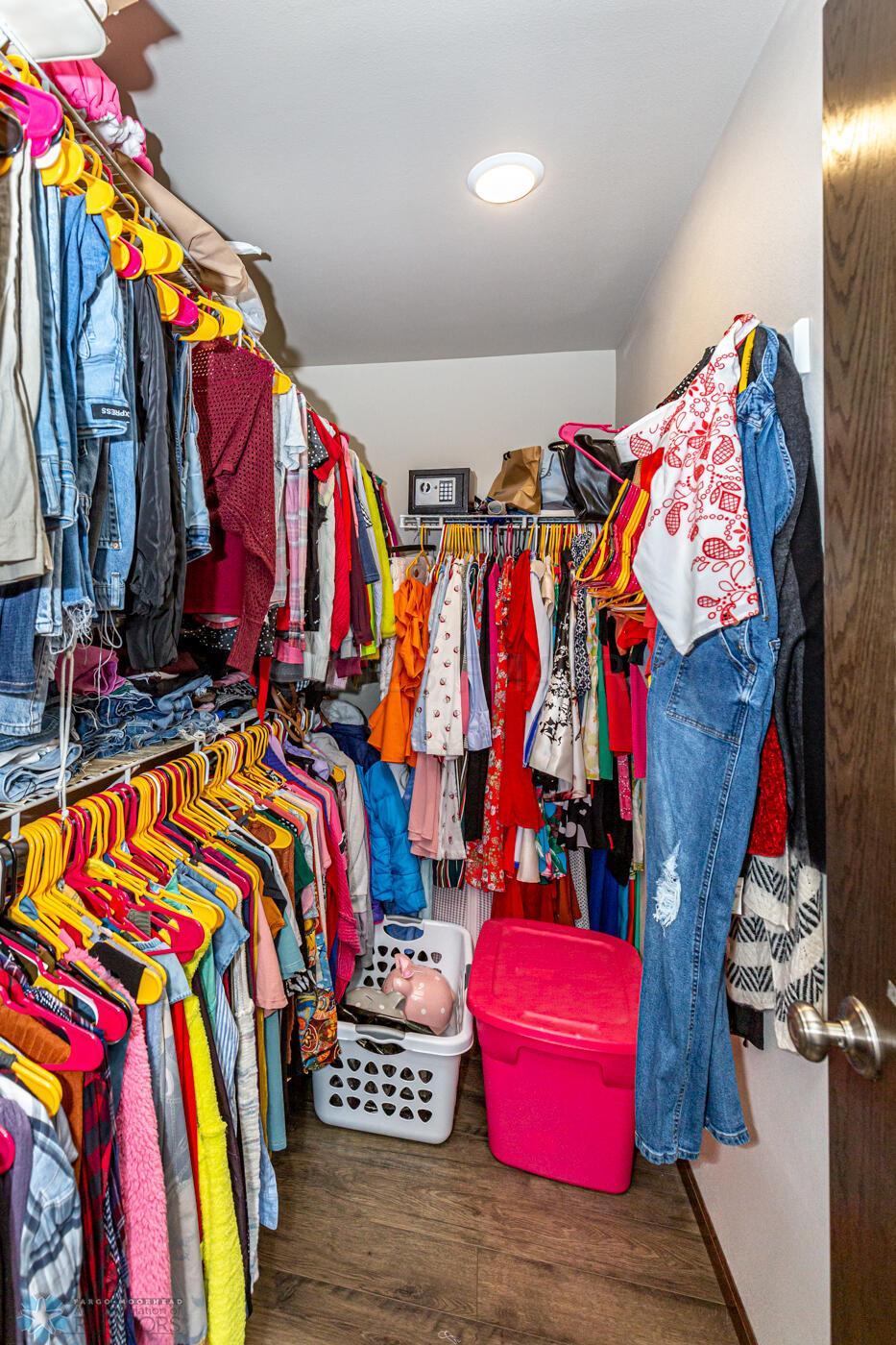 Walk IN Closet