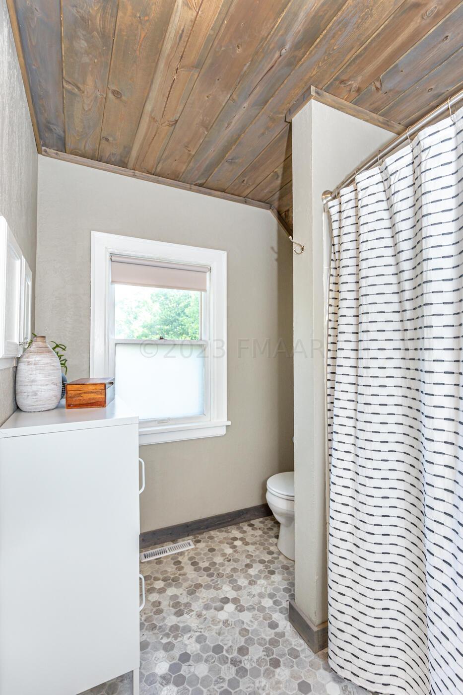 Upstairs Full Bath