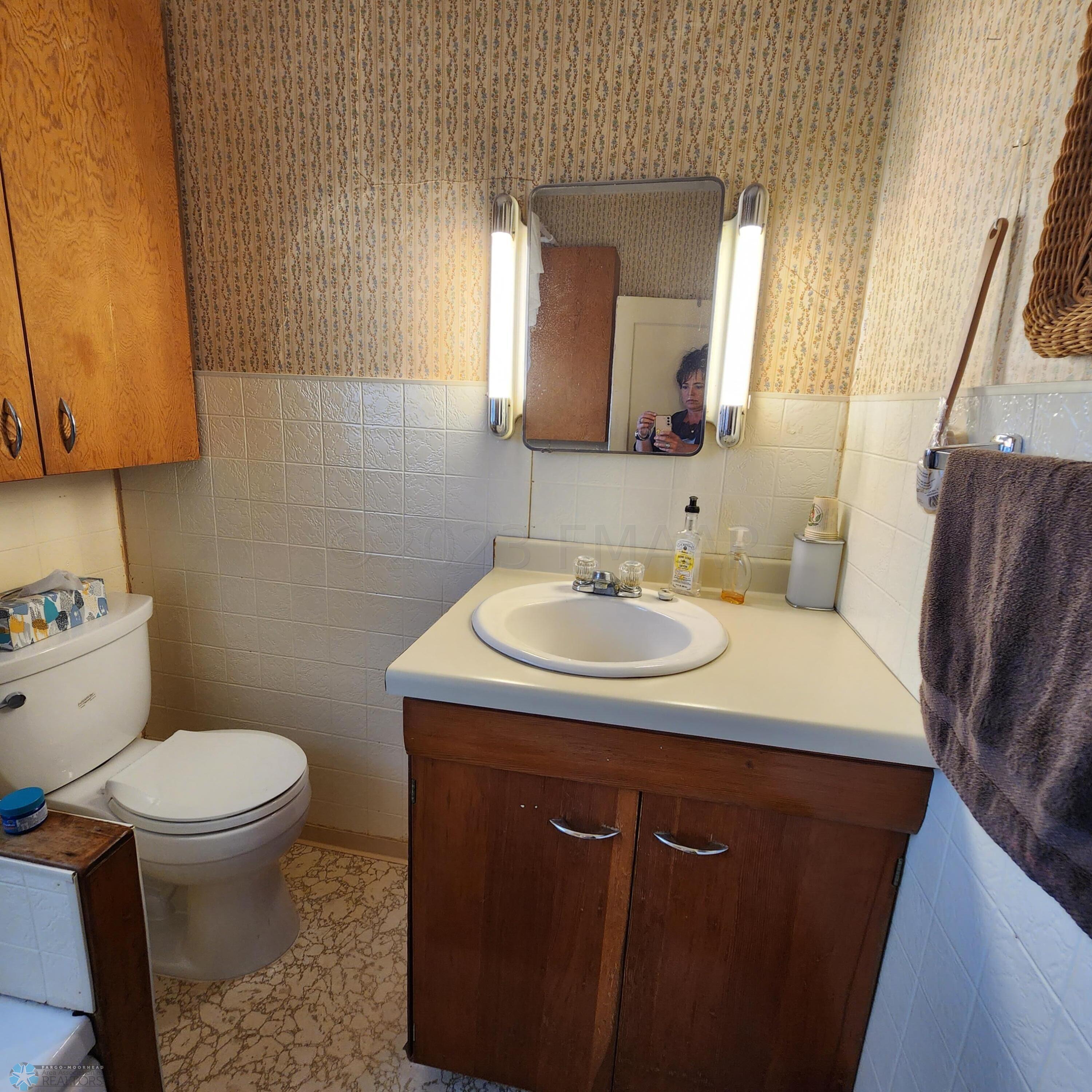Bathroom Main Floor