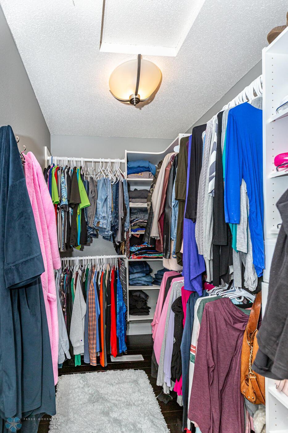 Walk-In-Closet