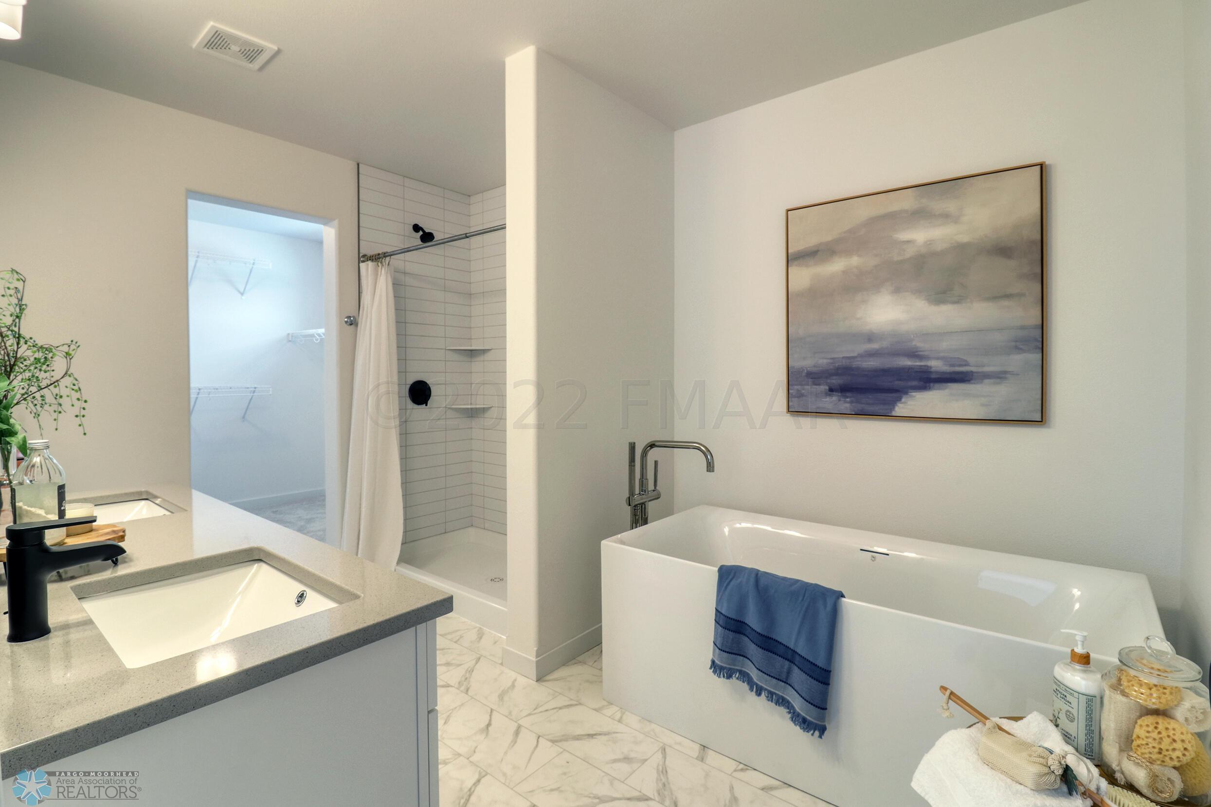 Master Bathroom1_1