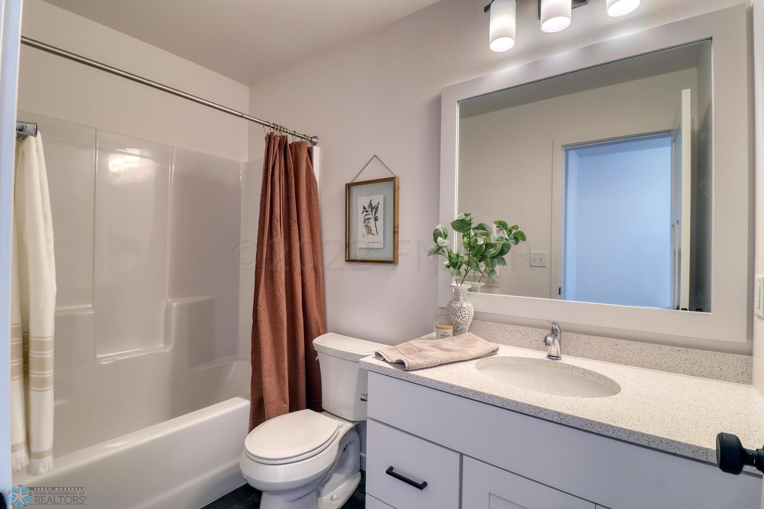 Upstairs Bathroom1_1