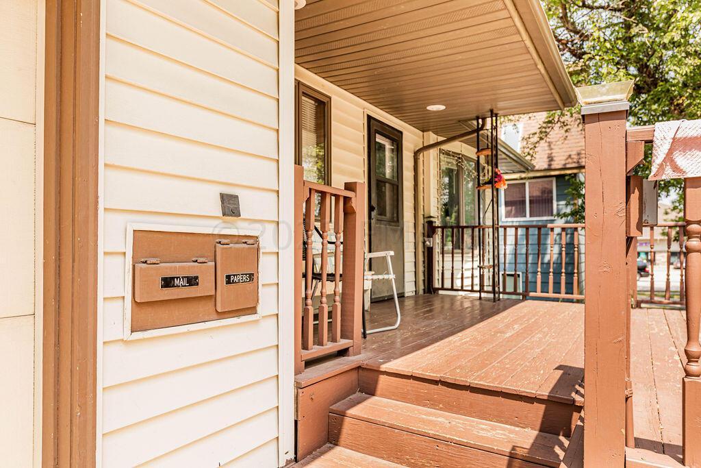 Large Front Deck