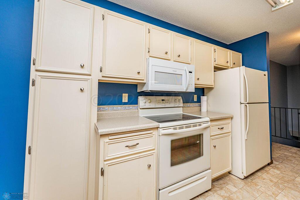 Nice Cabinet Space