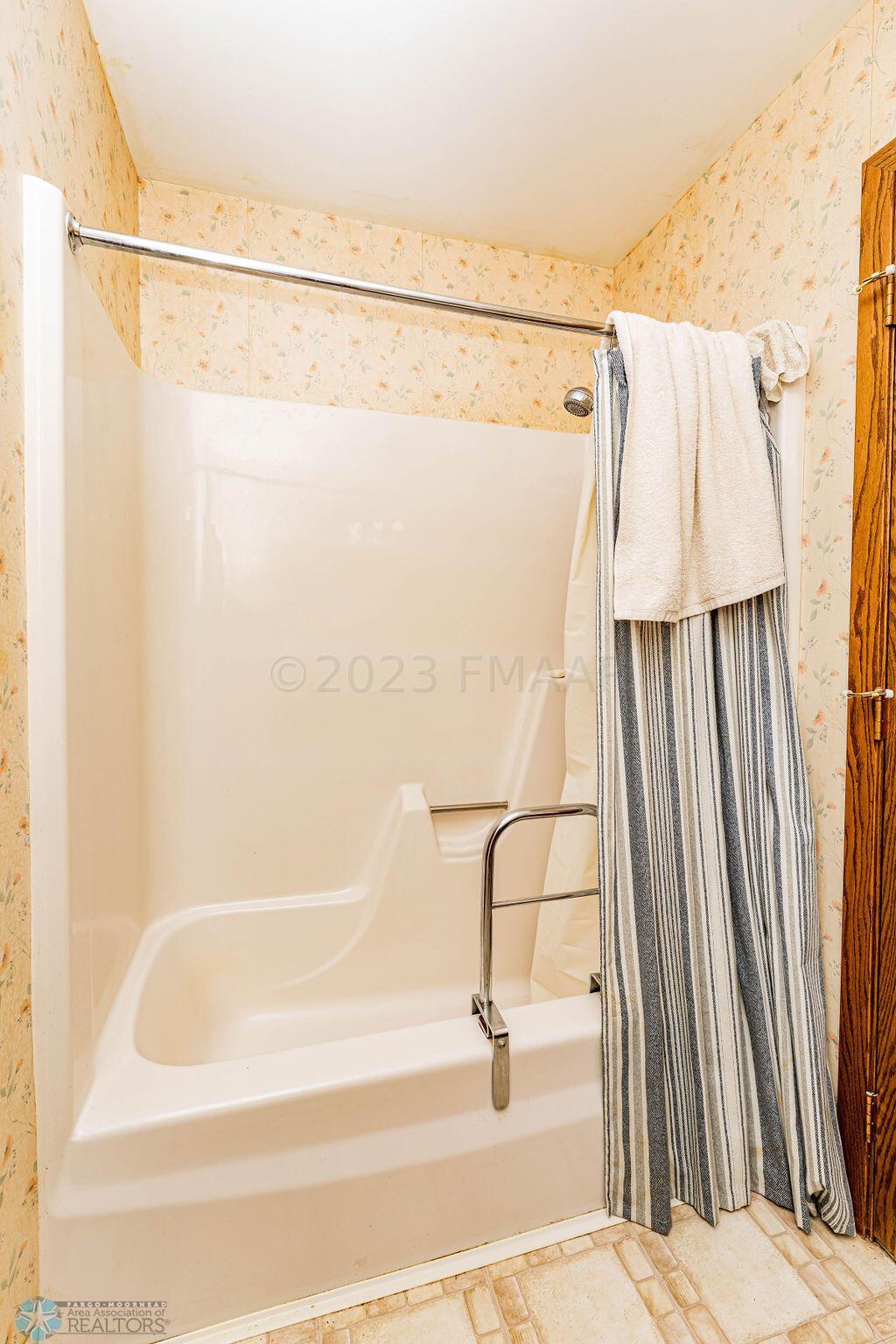 Main Bathtub