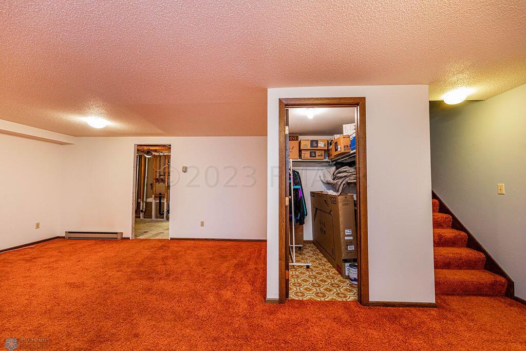 Lg Finished Closet