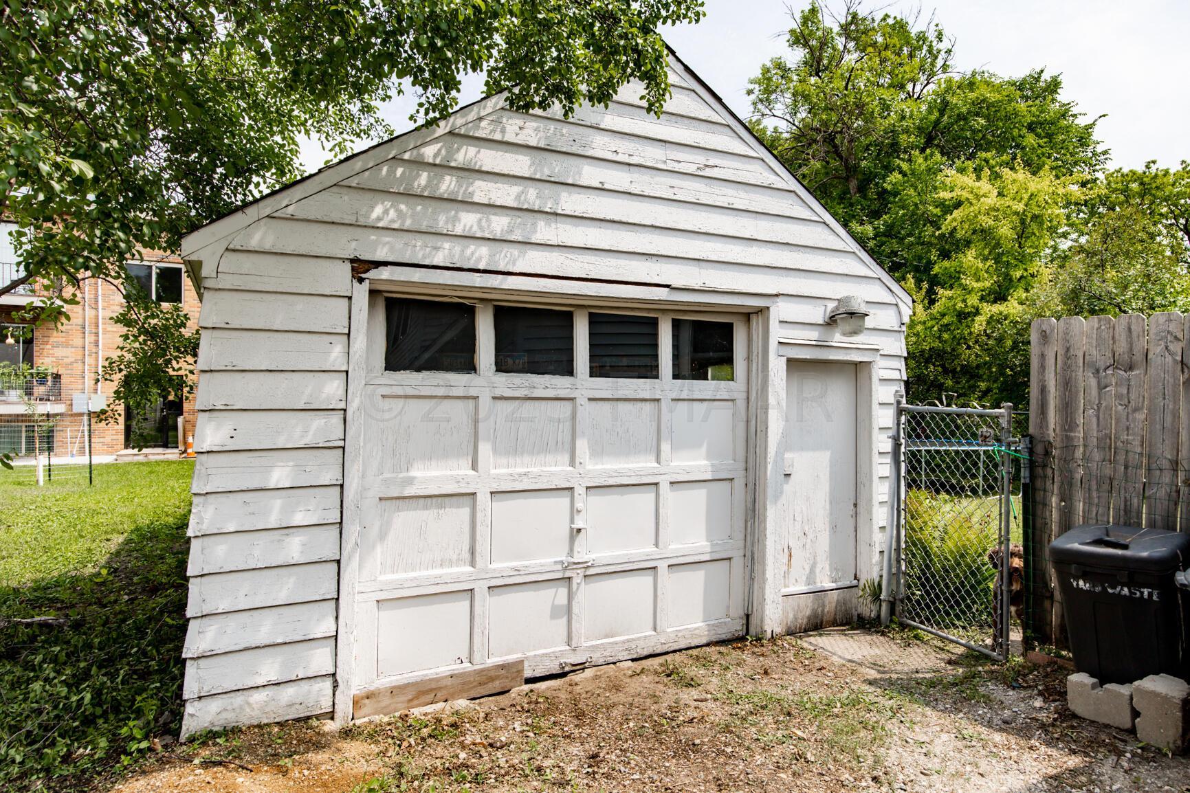 Garage